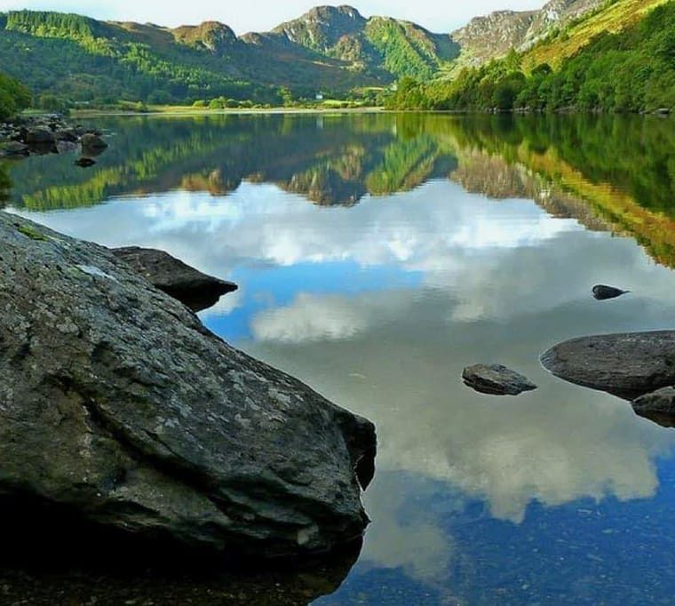 Llyn Crafnant Lakeside Cafe & Fishing400